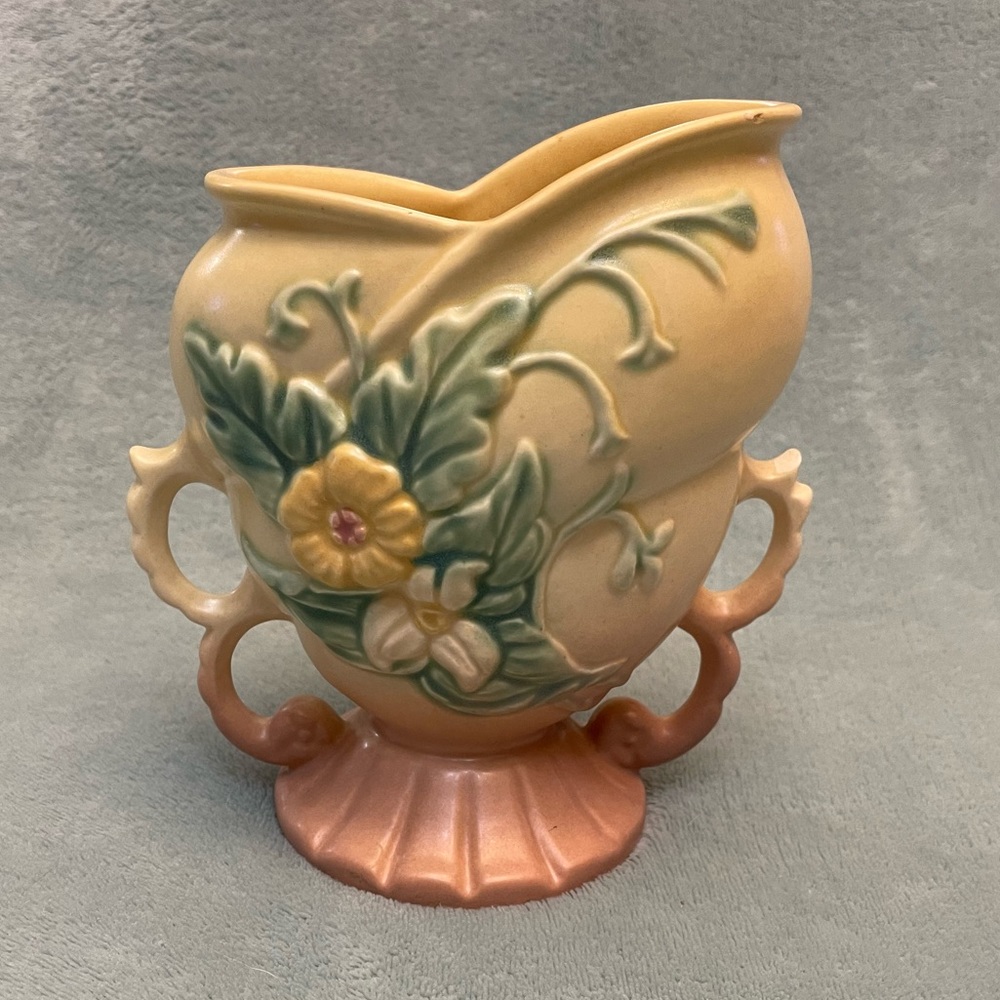 Vintage Hull Art Pottery 6-1/2” Wildflowers Vase